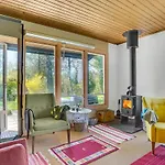 Casa vacanze Awesome In With Kitchen