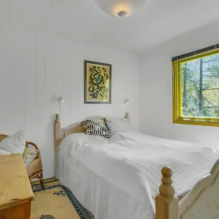 Awesome In With Kitchen Holiday home Farevejle